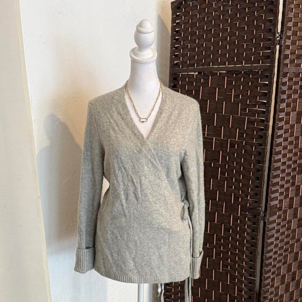 LOFT Women's Grey Wrap Top Sweater with Tie Bow Detail Long Sleeve Size Medium